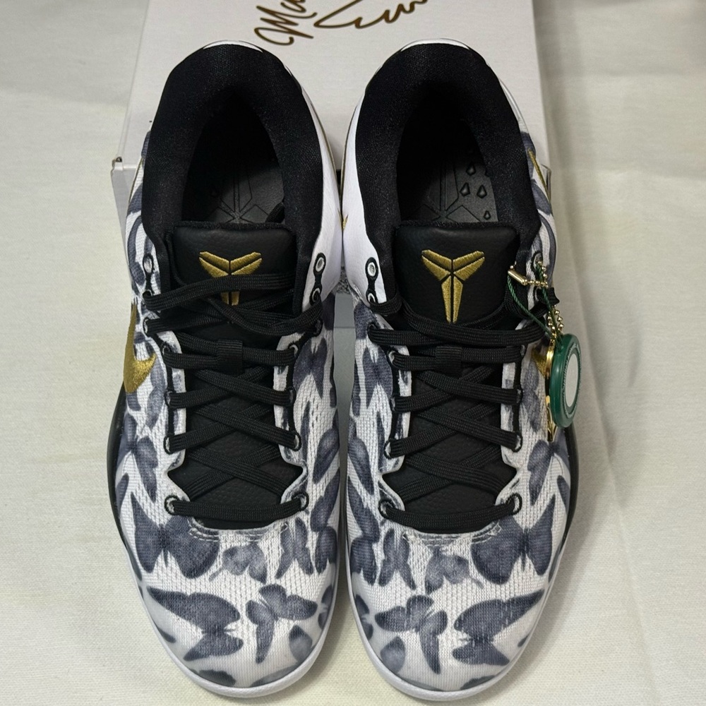 Nike Kobe VIII Protro in White and Gold